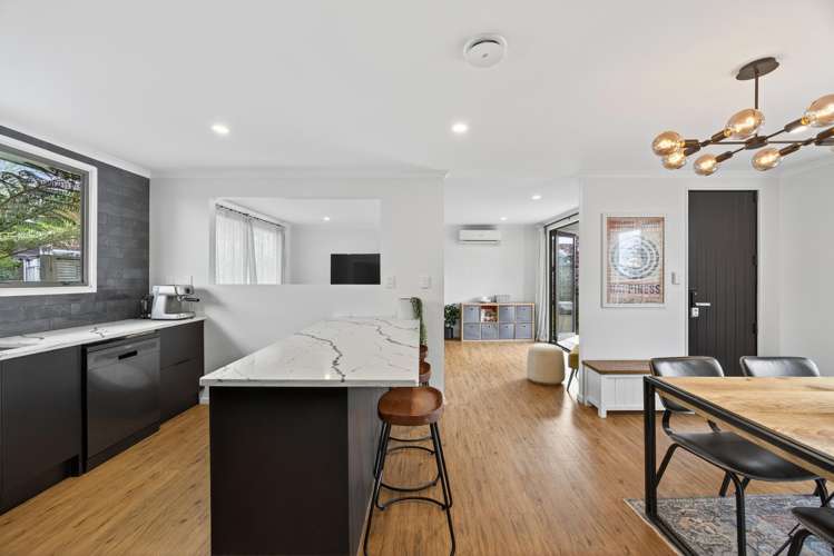 37 Botany Road Botany Downs_6