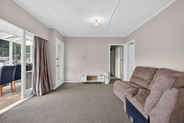 29 Shackleton Grove Stokes Valley_3