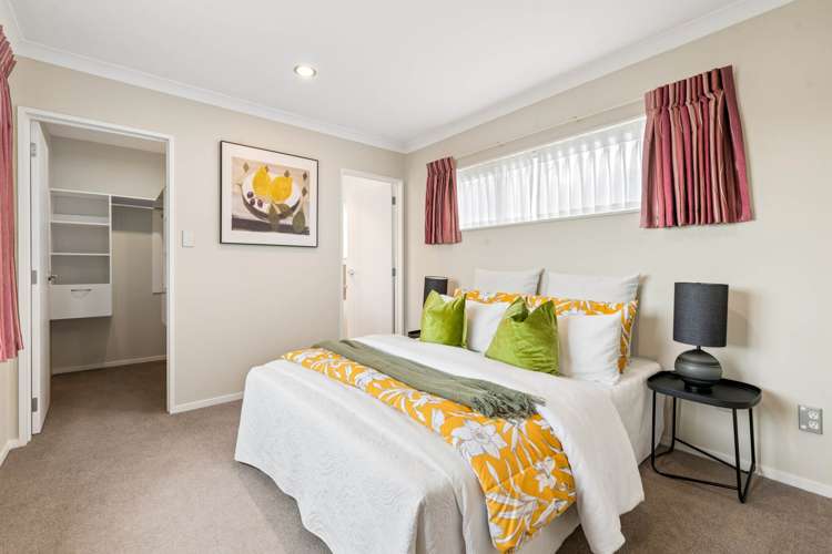 4 Sunglade Grove Flat Bush_27