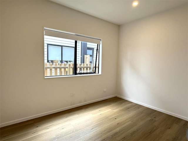 1/63a Hogans Road Glenfield_4