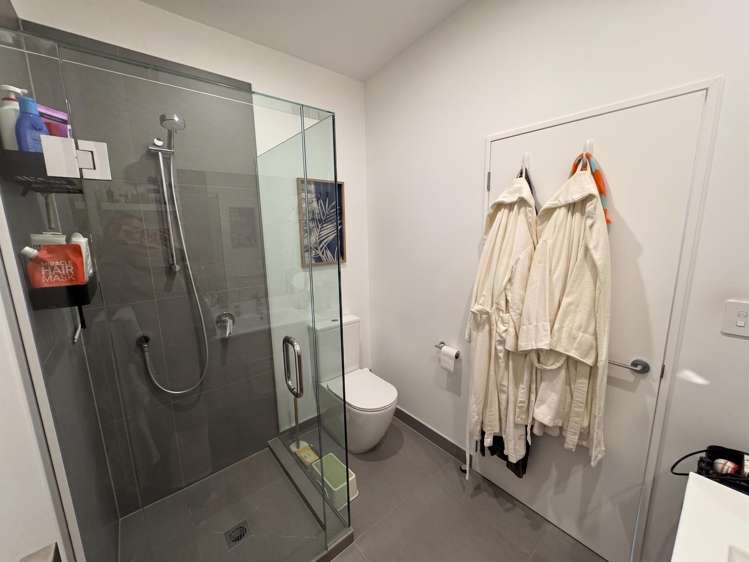 9/4 Glen Atkinson Street St Heliers_6