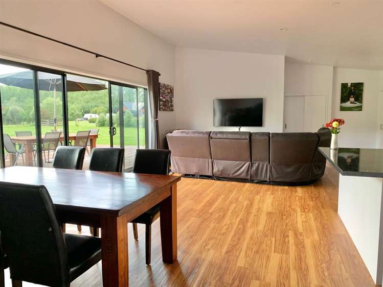 32 Argyll Road Otane_10