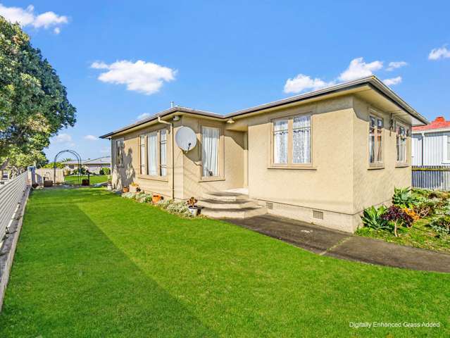 Say Hello to a Fabulous Buy.... Family Living!