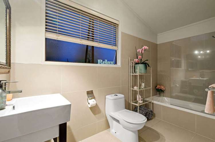 2/36 Seaview Road Castor Bay_8