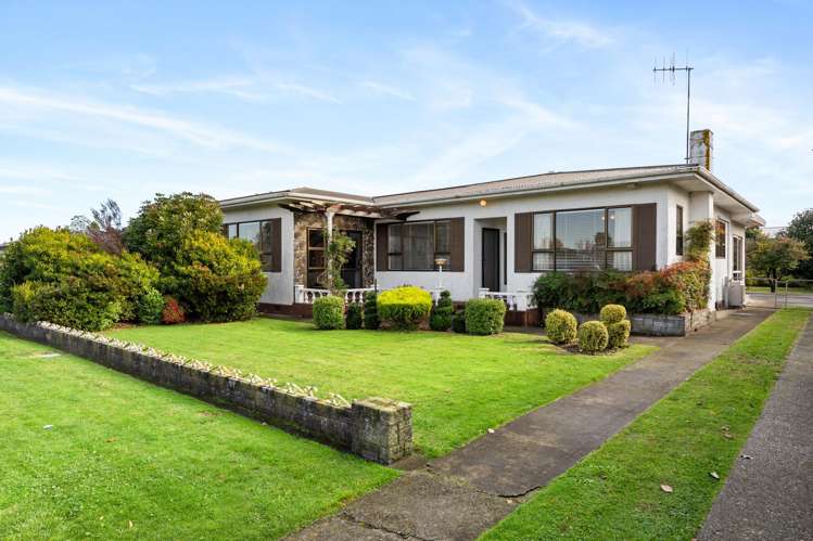 1412 Woodstock Avenue Mayfair_12