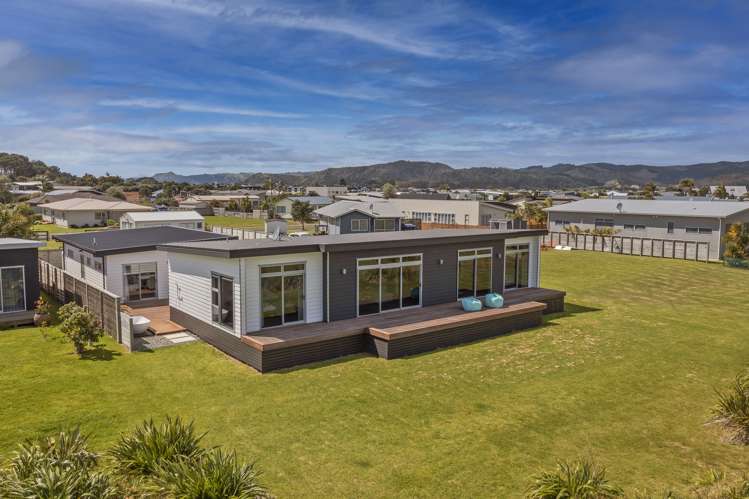 139 Kelly Jade Avenue Matarangi_1