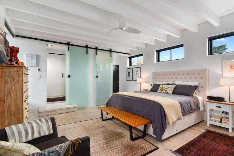 2/25a Lake Road Devonport_37