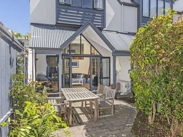 9/14 Harriett Street Thorndon_3