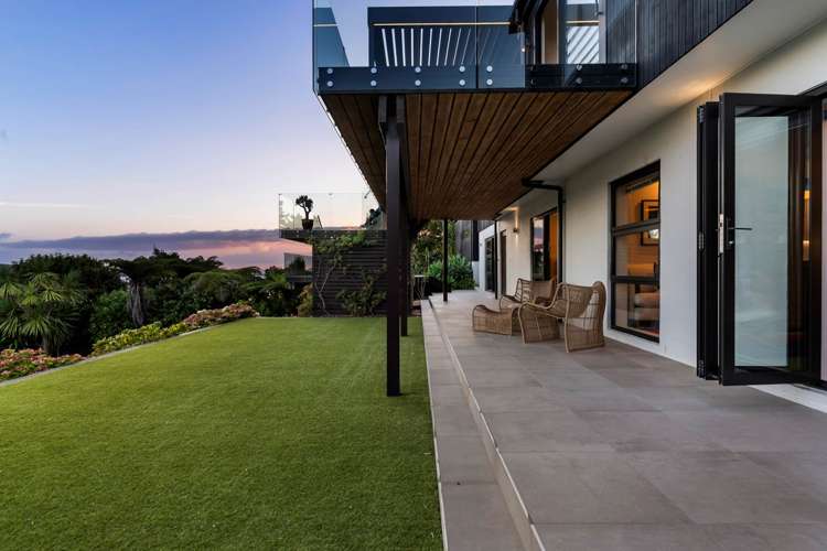 8 Saran Place Hillsborough_18