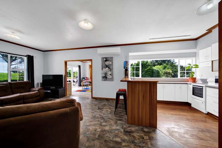 891 Bird Road Stratford_10