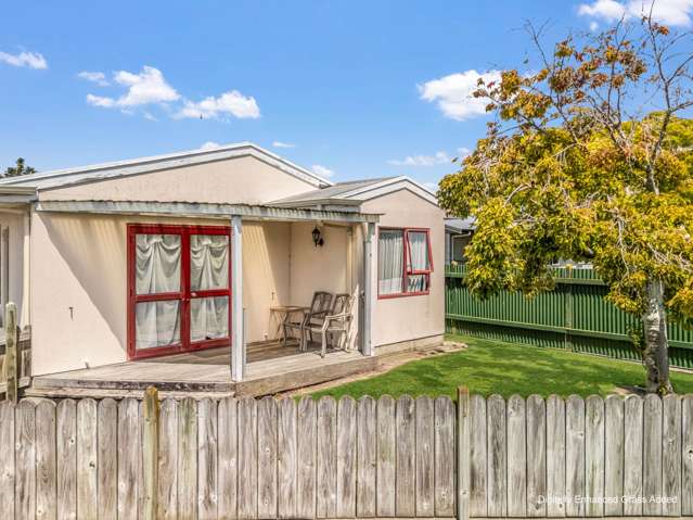 Easy Living in the Heart of Greenmeadows