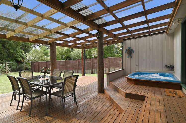 11 John Road Fairy Springs_15