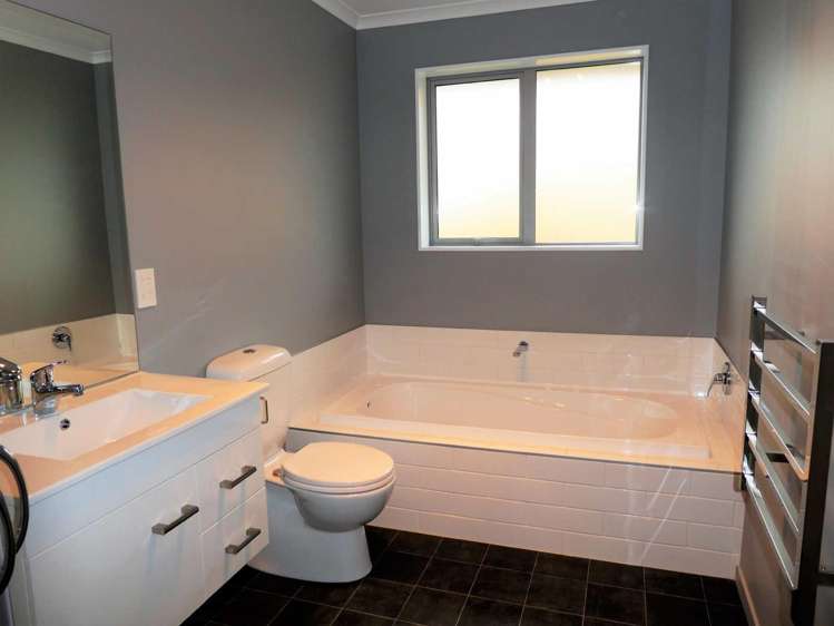 18 Northmoor Boulevard Rolleston_10