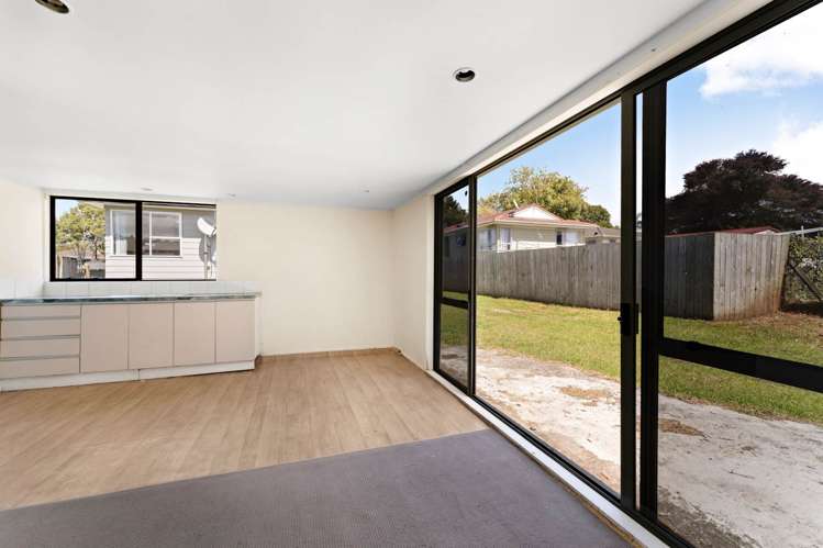 6 Karina Place Glen Eden_14