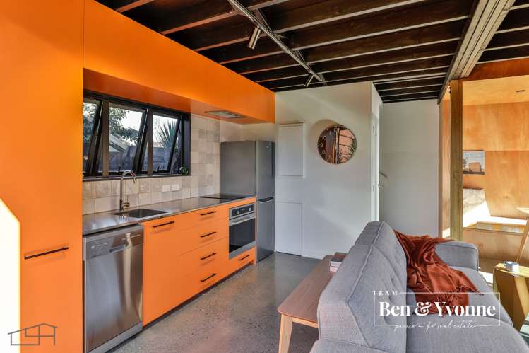 149A Avenue Road East_5