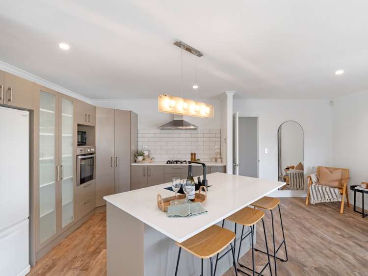 278 Southfield Drive Lincoln_4