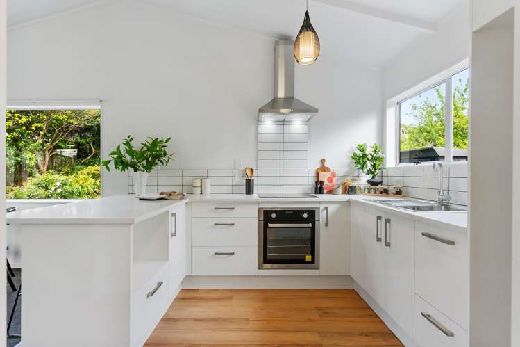 1/72 Vodanovich Road Te Atatu South_5