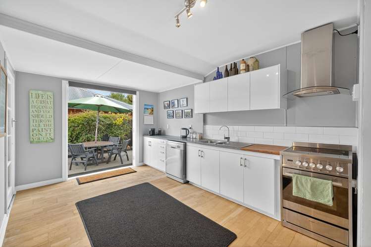 97 Wildberry Street Woolston_13