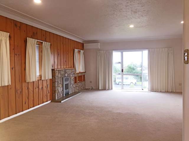 17 Kokiri Street Te Atatu South_1