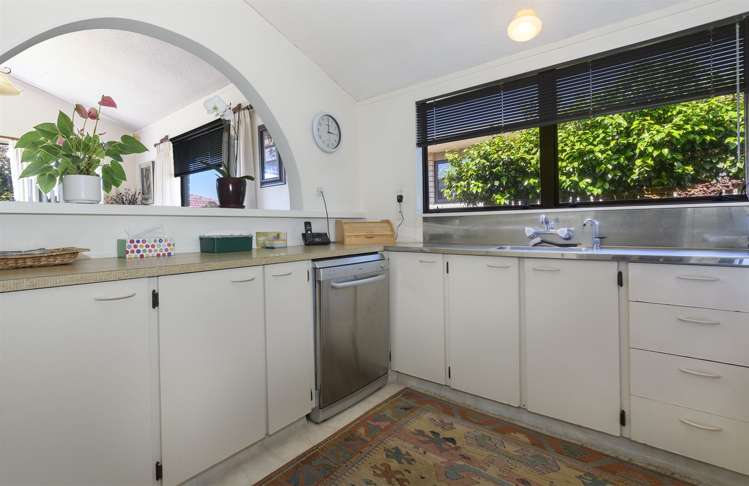 1/26 Laing Place Otumoetai_5