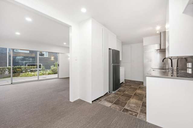 6 Yorkton Rise Mangere Bridge_2