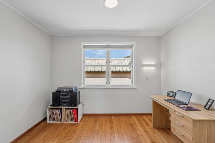 18 Bristol Avenue Brookfield_10