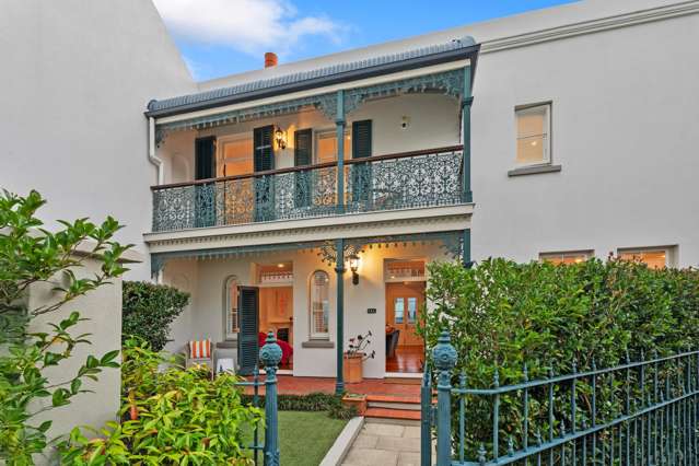 Paddington-style Domain-side living