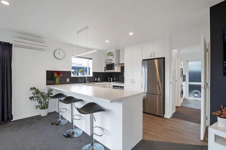 2/31 Barrie Street_4