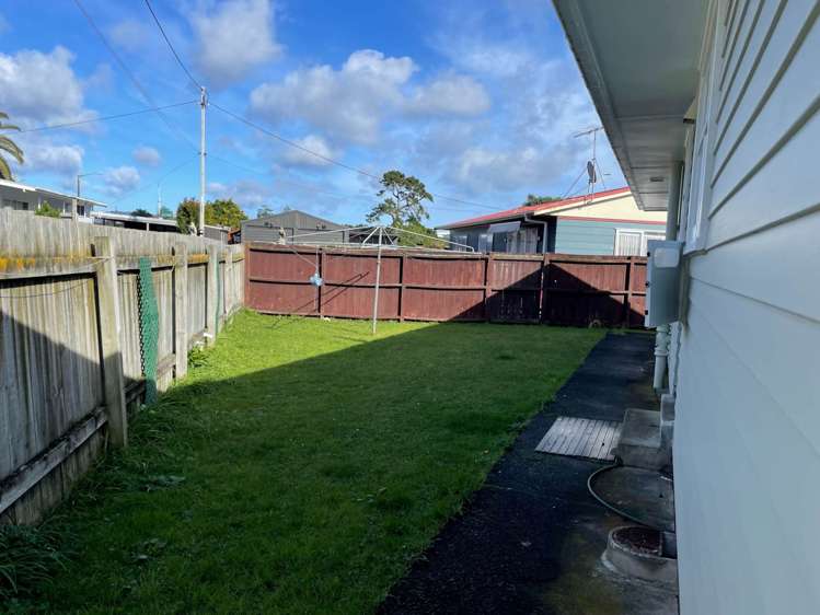 109 Vodanovich Road Te Atatu South_11