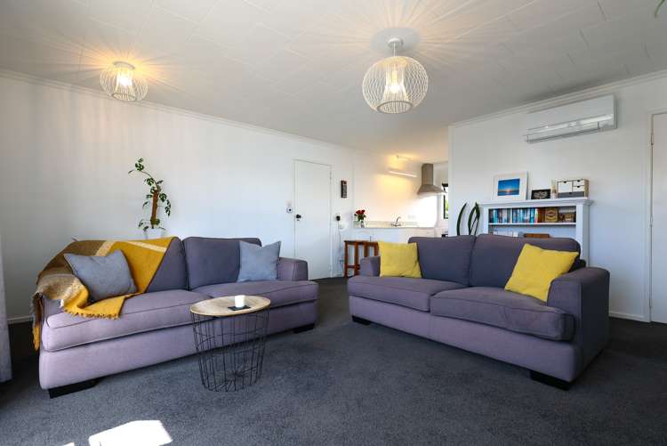 2/7 Jellicoe Avenue Stoke_5