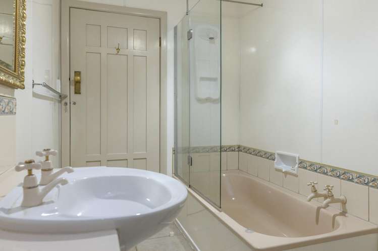 18 Mere Road Hilltop_17