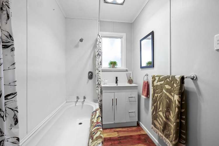 117f Seaview Road Westown_19