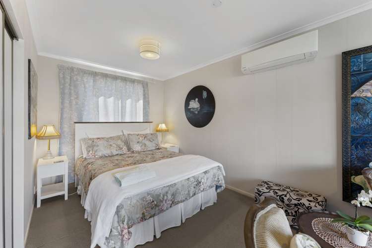 4 Montague Grove Stratford_19