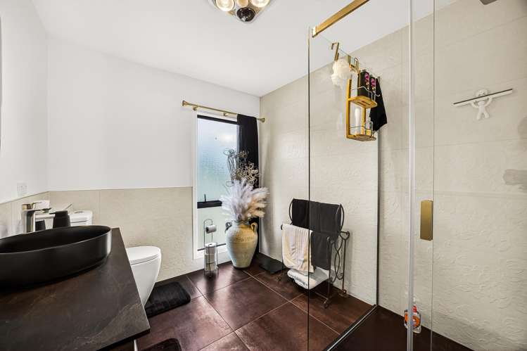 107 Gordon Road Pollok_23