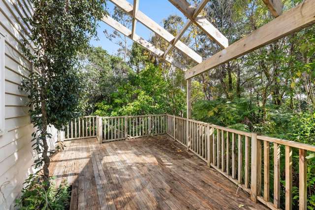 Bush, Birdsong & a Whole Lot of House