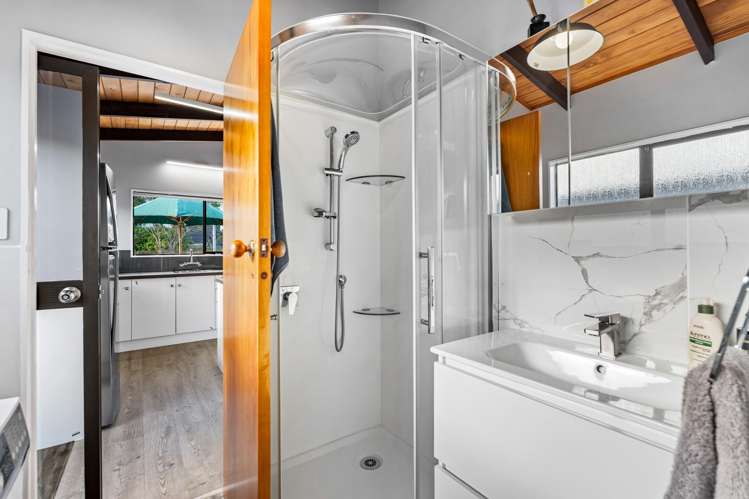 4 Omutu Street Oakura Coast_11