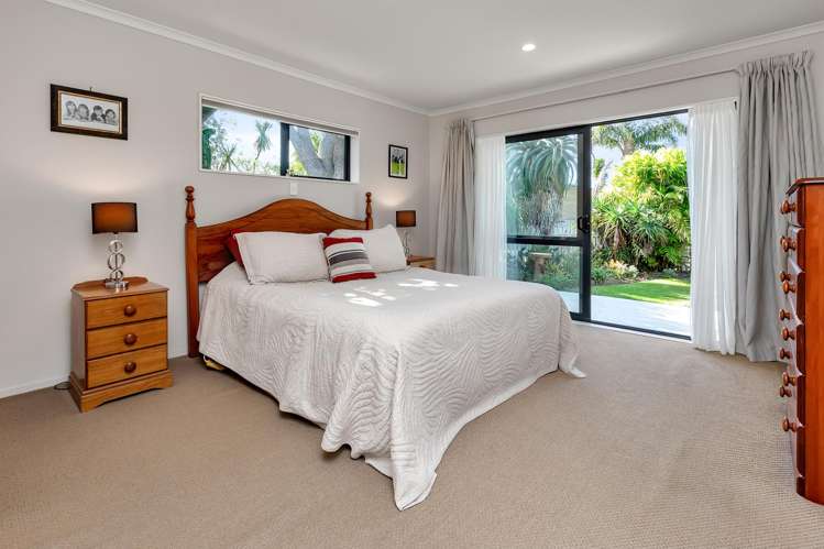 55 Pyle Road West One Tree Point_11