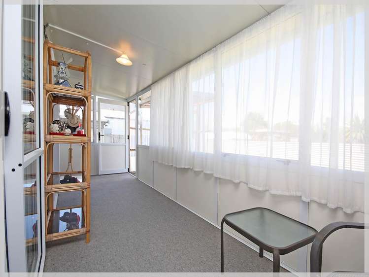 8 Hart Street Foxton Beach_24