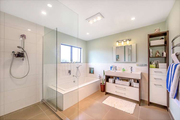 583 Ridge Road Riverhead_13