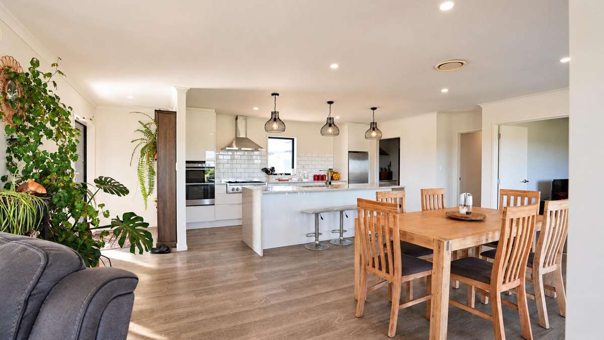 380 Churchill East Road_1