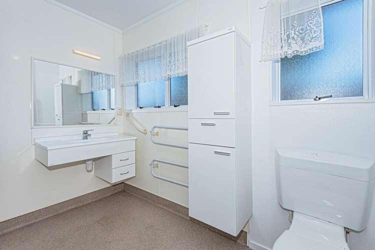 8B Lockesley Place Onerahi_8