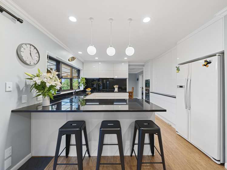 61 Rushgreen Avenue Pahurehure_4