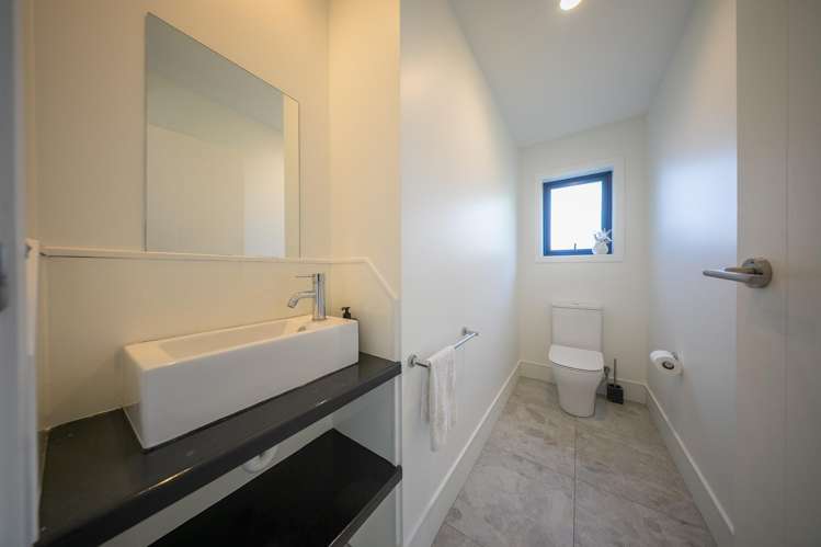 330 Sinclair Road Te Anau_23