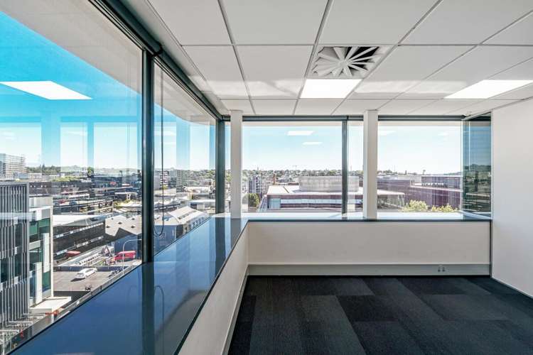 151 Victoria Street West City Centre_16