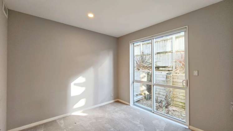 12 Fernhill Way Oteha_20