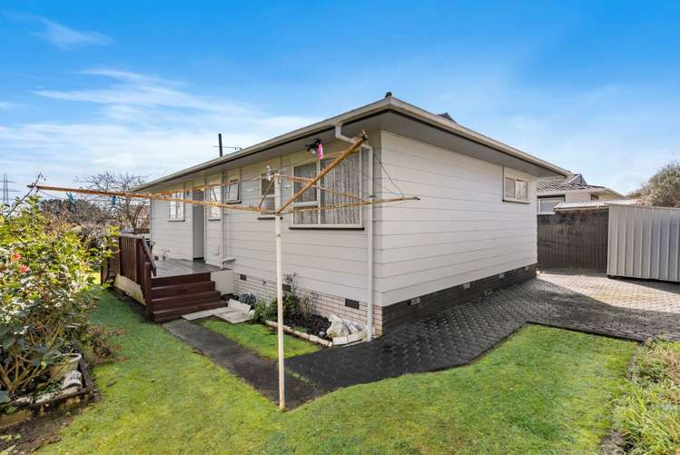 2/8 Seton Place Clover Park_16