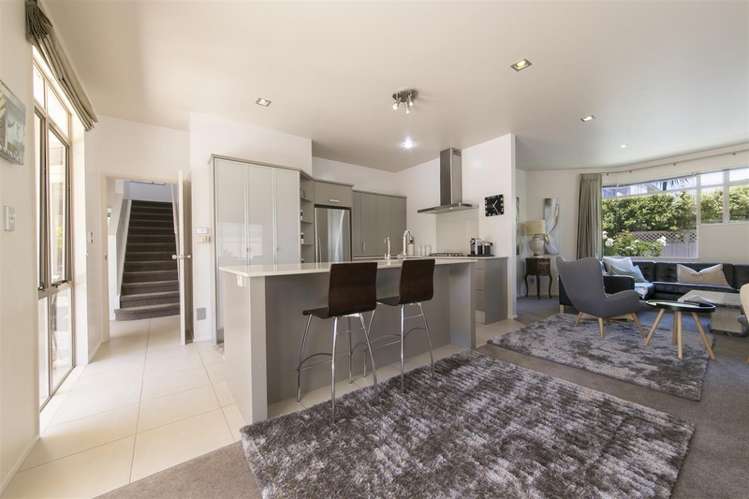 2/34 Byron Avenue Takapuna_3