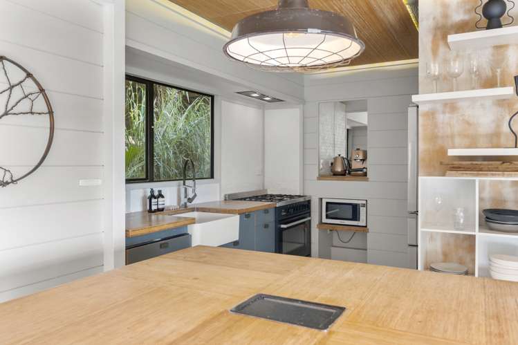 71 Trig Hill Road Onetangi_9