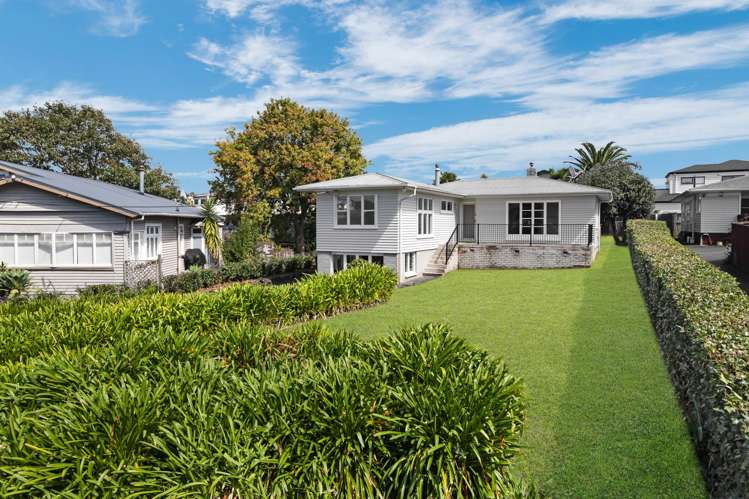 4 Longburn Road Henderson_11