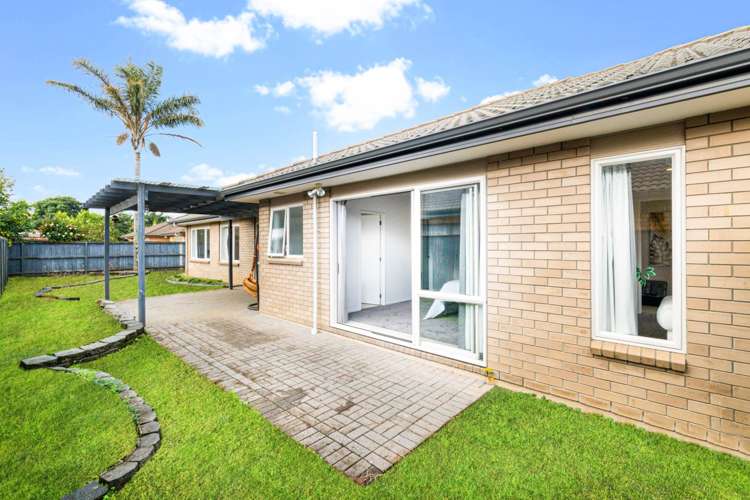 15 Stranraer Crescent Wattle Downs_14